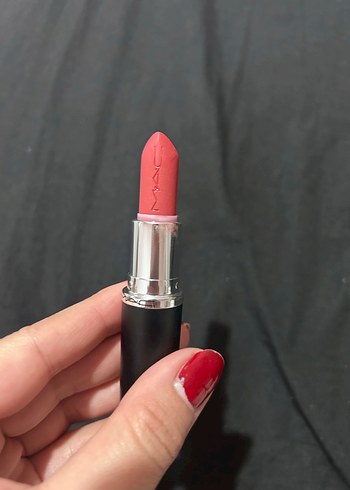 MAC Siyah Ruj - Görsel 3