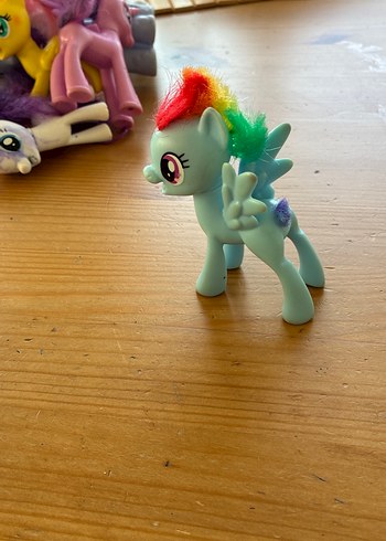 My little pony Renkli Kanatlı At Figürü