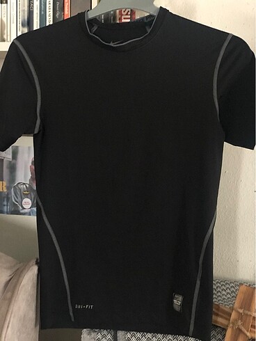 nike compresion tişört