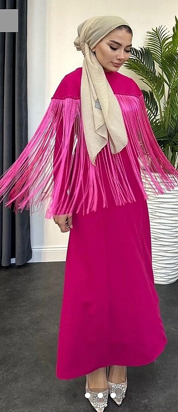 Pembe elbise