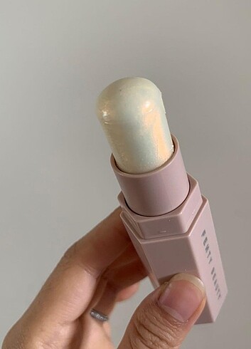  Beden FENTY BEAUTY PURRRL AYDINLATICI STİCK