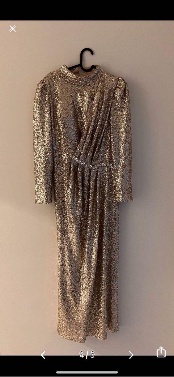 Uzun Kollu Drapeli Altın Abiye Elbise - Görsel 2