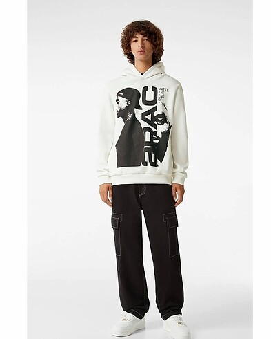 s/m Beden beyaz Renk Bershka 2PAC Sweat