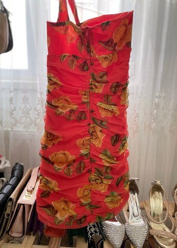 Çiçek Desenli Drapeli Kırmızı Mini Elbise - Görsel 3