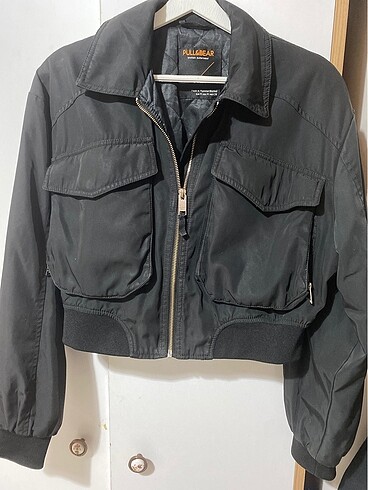 Pull and Bear Siyah crop ceket