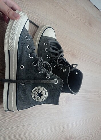 Gri süet converse