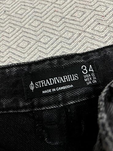 34 Beden Stradivarius jean şort