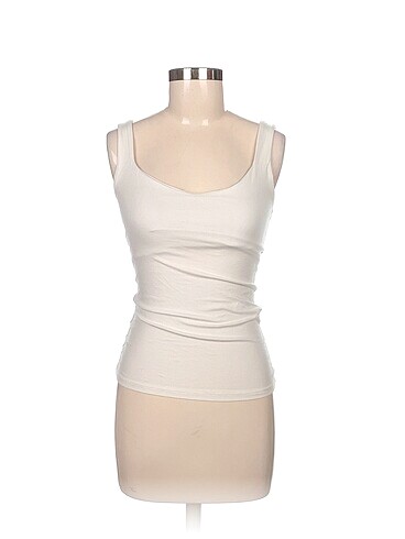 Bershka T-shirt %70 İndirimli.