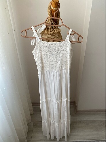 Beyaz uzun yazlık elbise