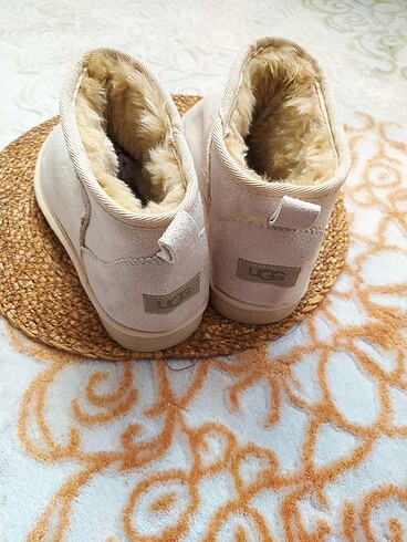 38 Beden ugg ultra mini bej