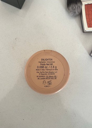 rare beauty enlighten highlighter aydınlatıcı - Görsel 3