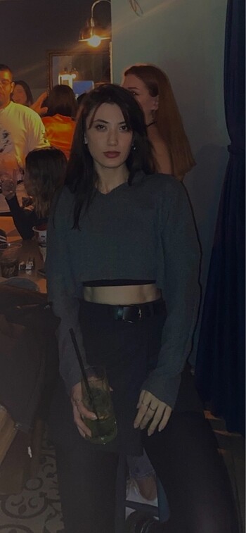 Trendyol & Milla Antrasit süper crop örme bluz