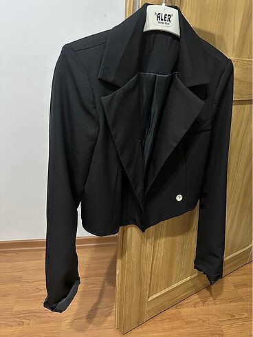 Siyah crop blazer ceket