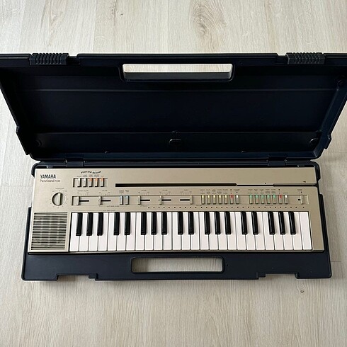 Yamaha Portasound PC-100