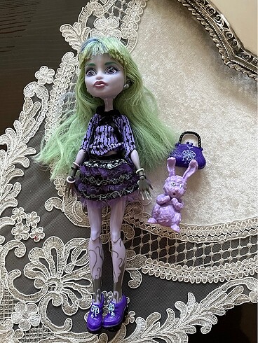 Monster High Doll Twyla 13 Wishes