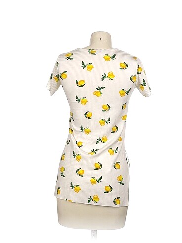 s Beden Diğer T-shirt %70 İndirimli.
