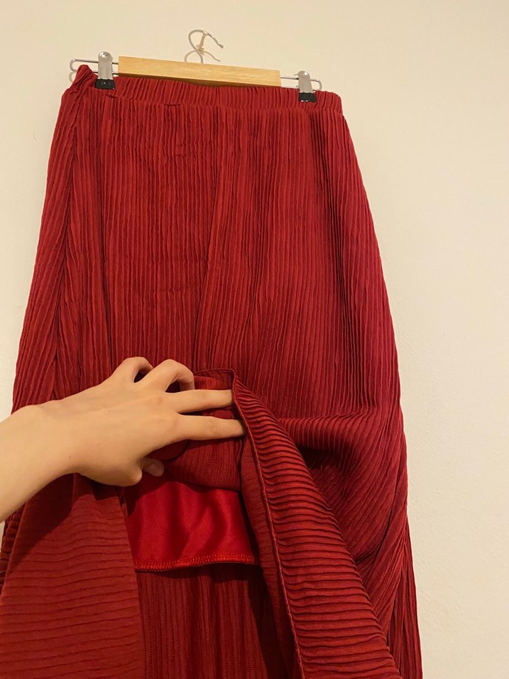 Düz Kırmızı Piliseli Uzun Etek - Görsel 5
