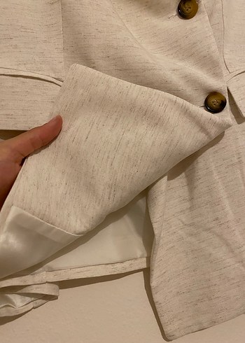 Düğmeli Beyaz Keten Kadın Blazer - Görsel 2