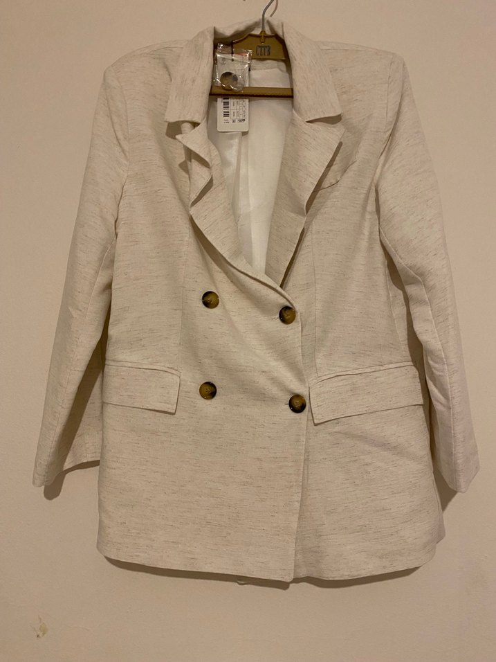 Düğmeli Beyaz Keten Kadın Blazer - Görsel 3