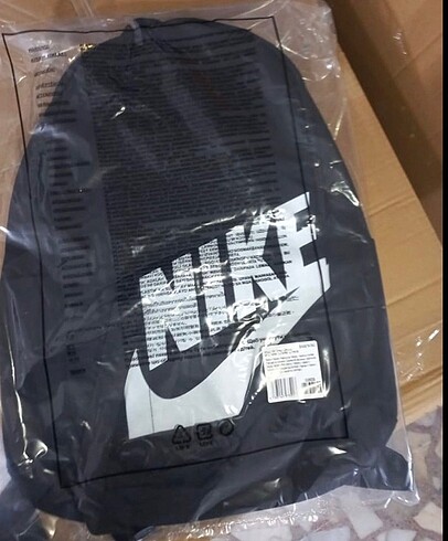 Nike okul çantası orjinal nike çanta grisi var