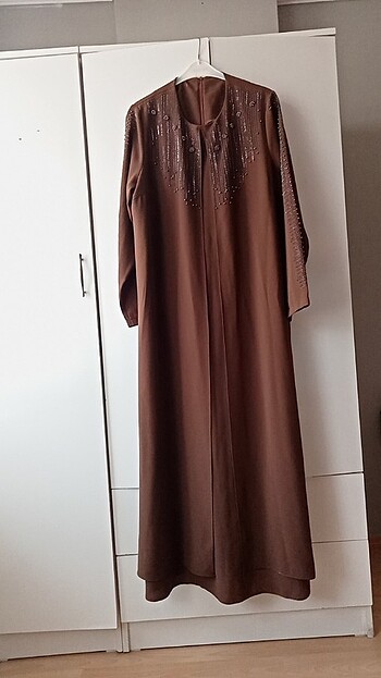 Kahverengi Pelerinli Abiye