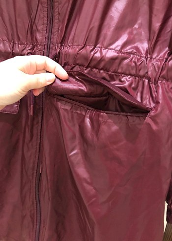 Bordo Parlak Midi Kadın Yağmurluk - Görsel 4