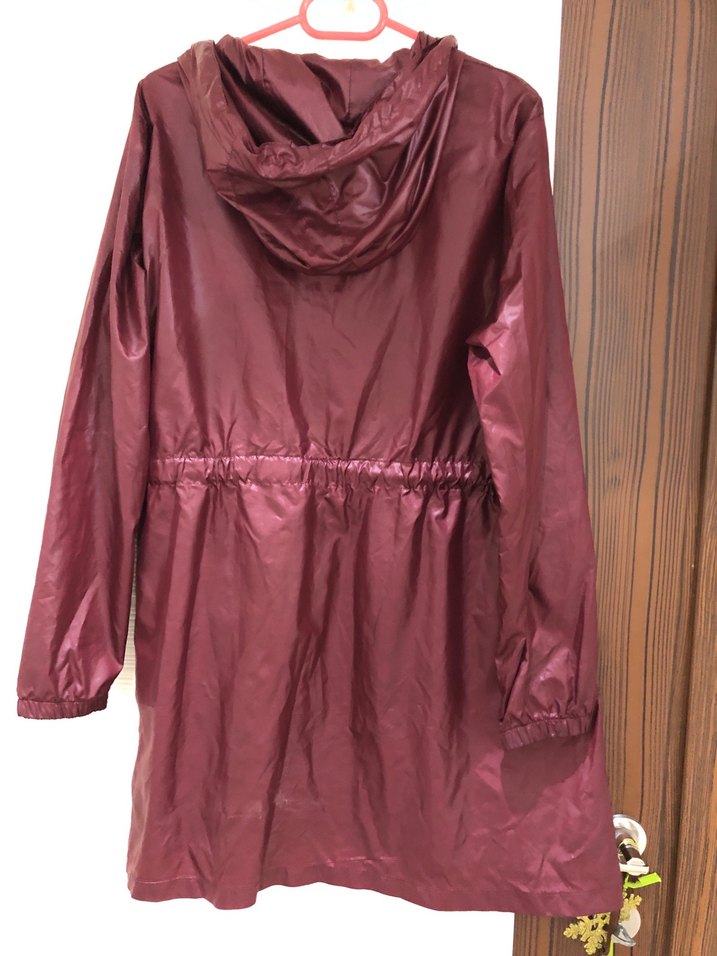 Bordo Parlak Midi Kadın Yağmurluk - Görsel 5