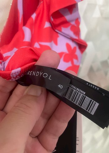 Kırmızı Drapeli Bağlamalı Kadın Mayo - Görsel 5