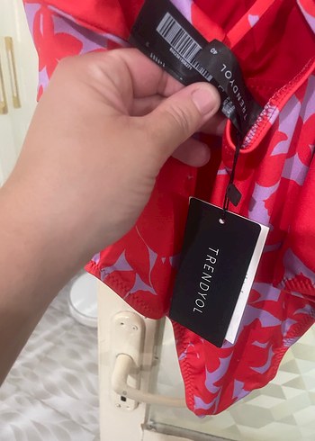 Kırmızı Drapeli Bağlamalı Kadın Mayo - Görsel 4