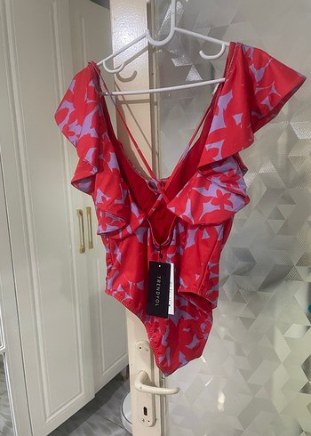 Kırmızı Drapeli Bağlamalı Kadın Mayo - Görsel 3