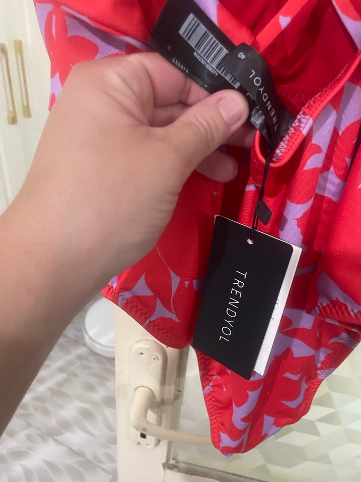 Kırmızı Drapeli Bağlamalı Kadın Mayo - Görsel 4