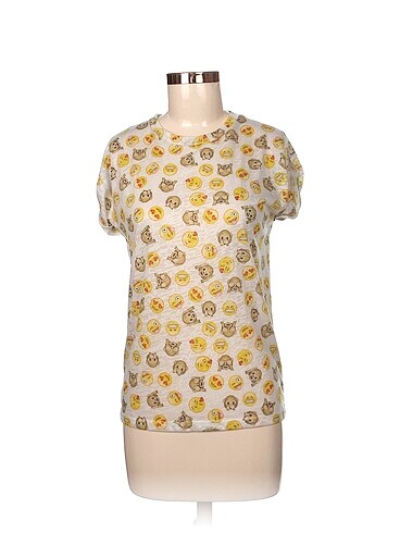 Diğer T-shirt %70 İndirimli.