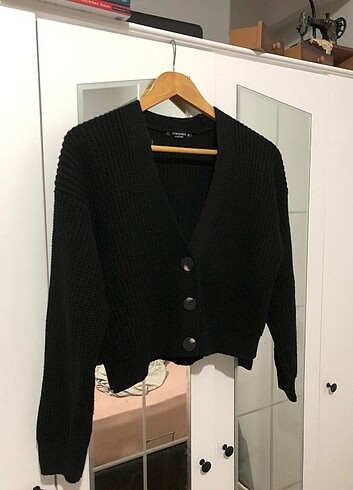 SİYAH CROP HIRKA