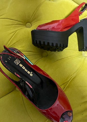 Renkli Kemerli Kırmızı Platform Topuklu Kadın Ayakkabı - Görsel 2