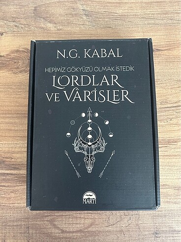 Lordlar ve Varisler Ciltli Kutulu - N.G.KABAL