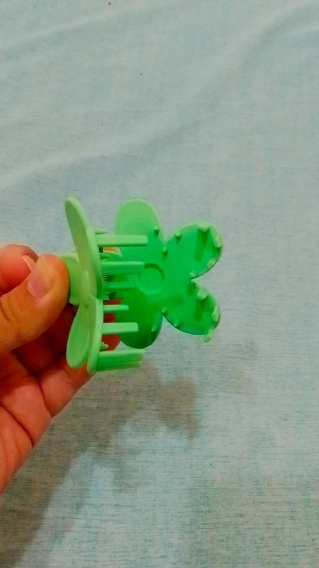 Yeşil Çiçek Tasarımlı Toka - Görsel 2