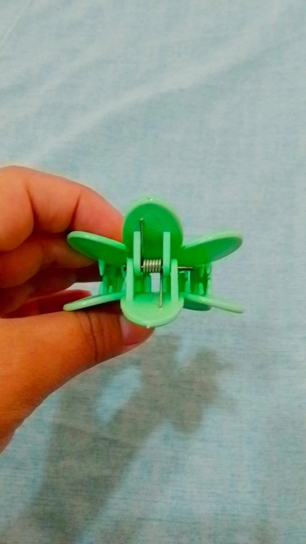 Yeşil Çiçek Tasarımlı Toka - Görsel 3