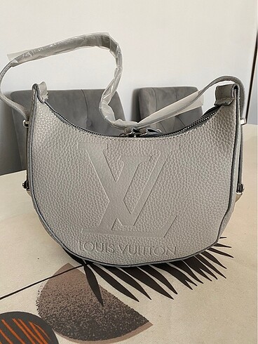 Louis Vuitton Kol çantası