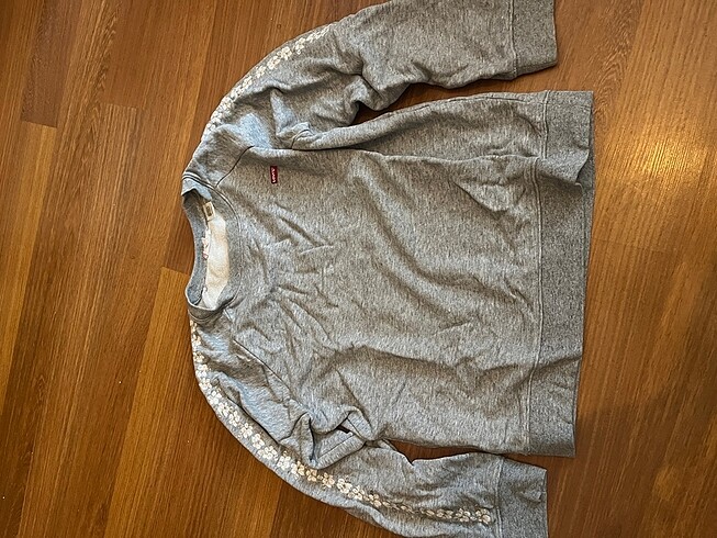 Levis sweetshirt