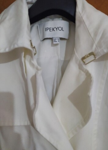 Beyaz trenckot