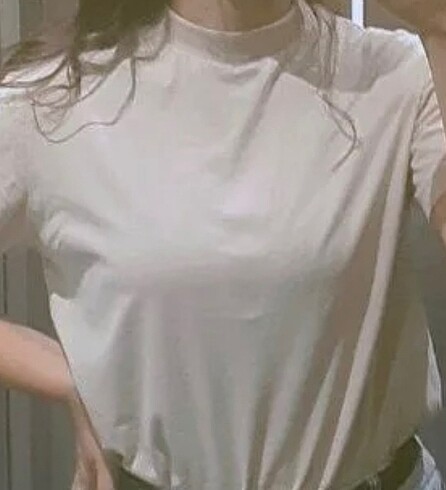 Dik yaka T-shirt