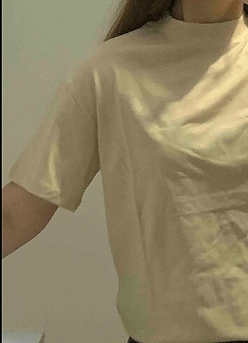 Dik yaka T-shirt