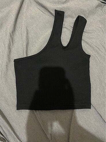 Tek omuz crop