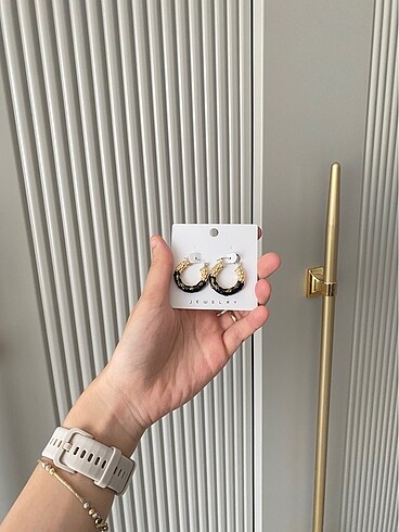 Siyah gold küpe