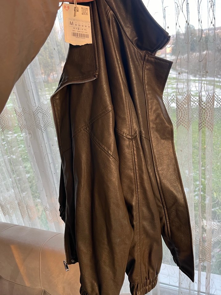 Gri Yüksek Yakalı Deri Ceket - Görsel 3