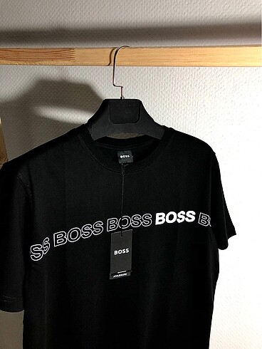 HUGO BOSS T-SHİRT