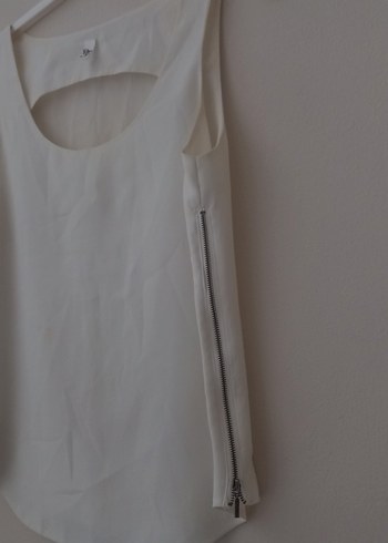 Zara Fermuarlı Beyaz Kolsuz Bluz