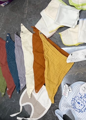 Çok Renkli Bebek Önlük Seti fular - Görsel 4