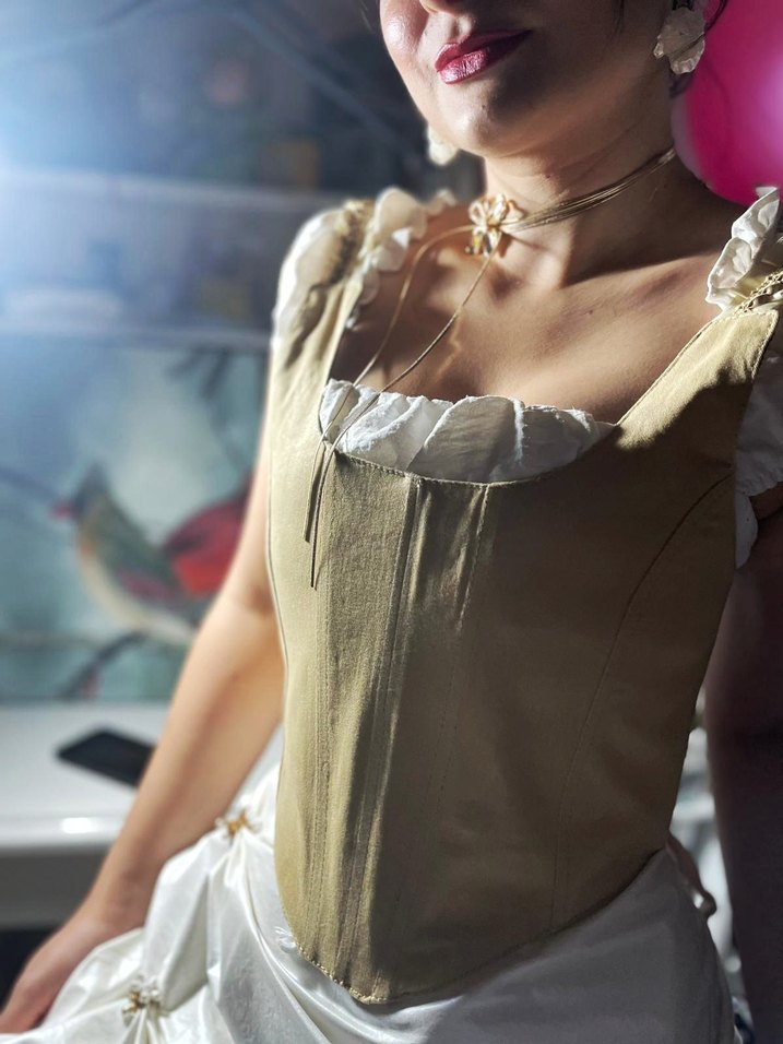 Bej Büstiyer - Görsel 3