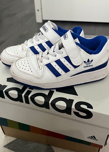 29 Beden Erkek Çocuk Beyaz Adidas Spor Ayakkabı